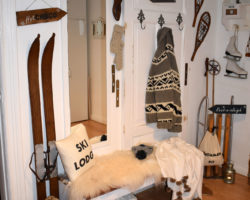 Eine Ski-Lodge im Flur