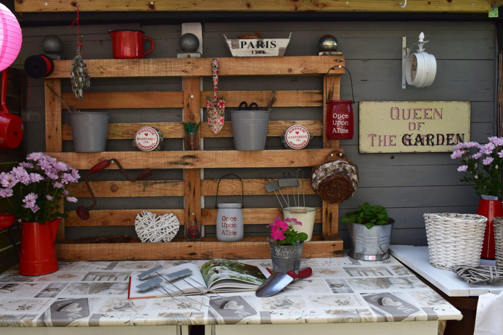 Pflanztisch upcycling Landhausgarten shabby