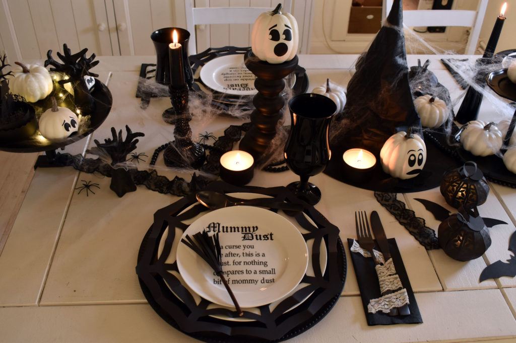 Tischdeko Halloween schwarz weiß klassisch