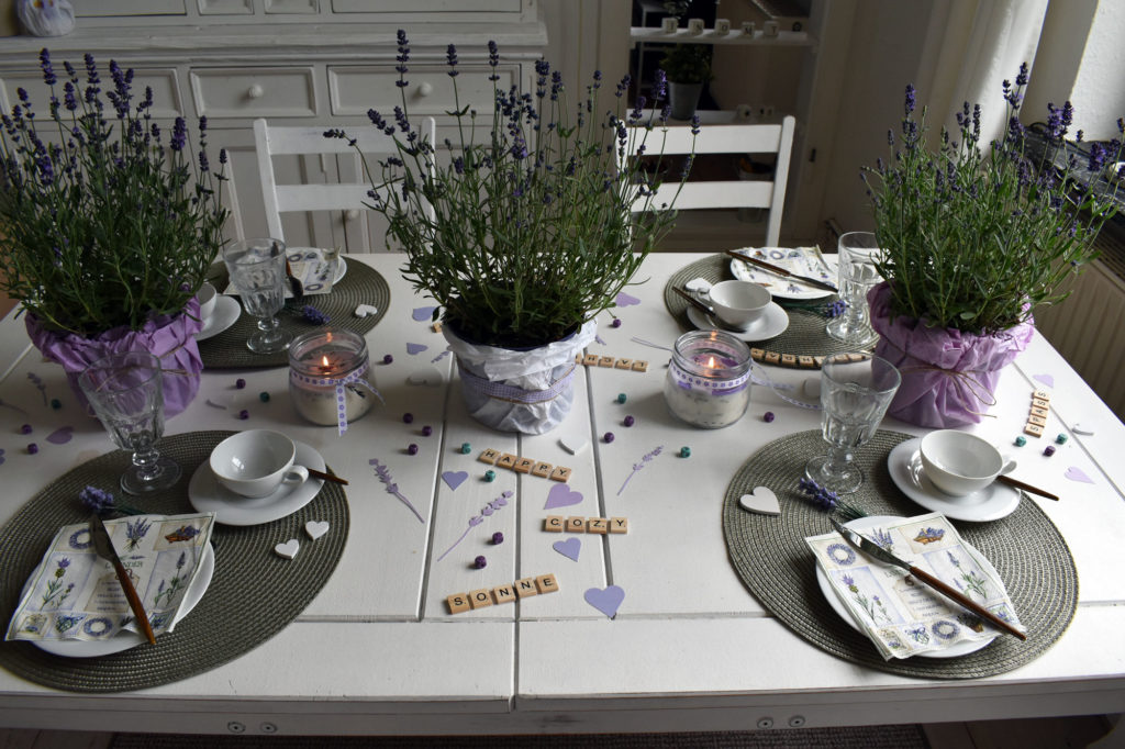 Tischdeko Geburtstag Lavendel Landhaus Farmhaus