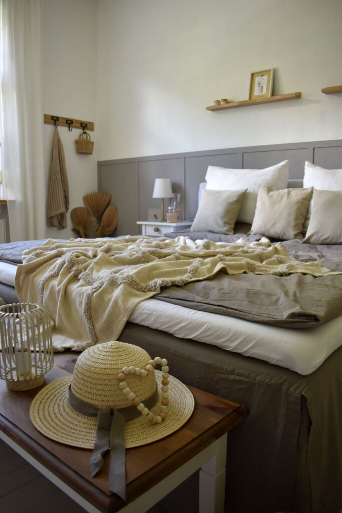 schlafzimmer boho sommerdeko kreidefarbe natur