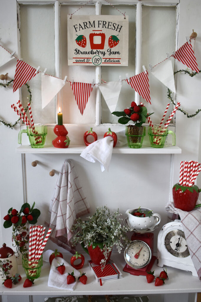 Erdbeerdeko Shabby Farmhausdeko Landhausdeko Sommerdeko Erdbeeren Vintage