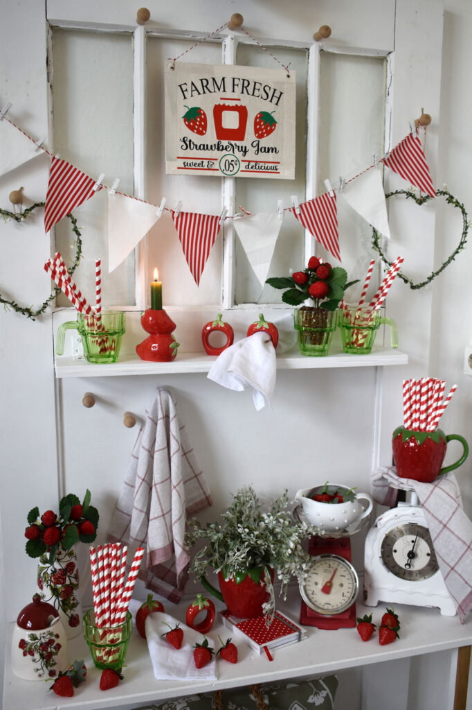 Erdbeerdeko Shabby Farmhausdeko Landhausdeko Sommerdeko Erdbeeren Vintage