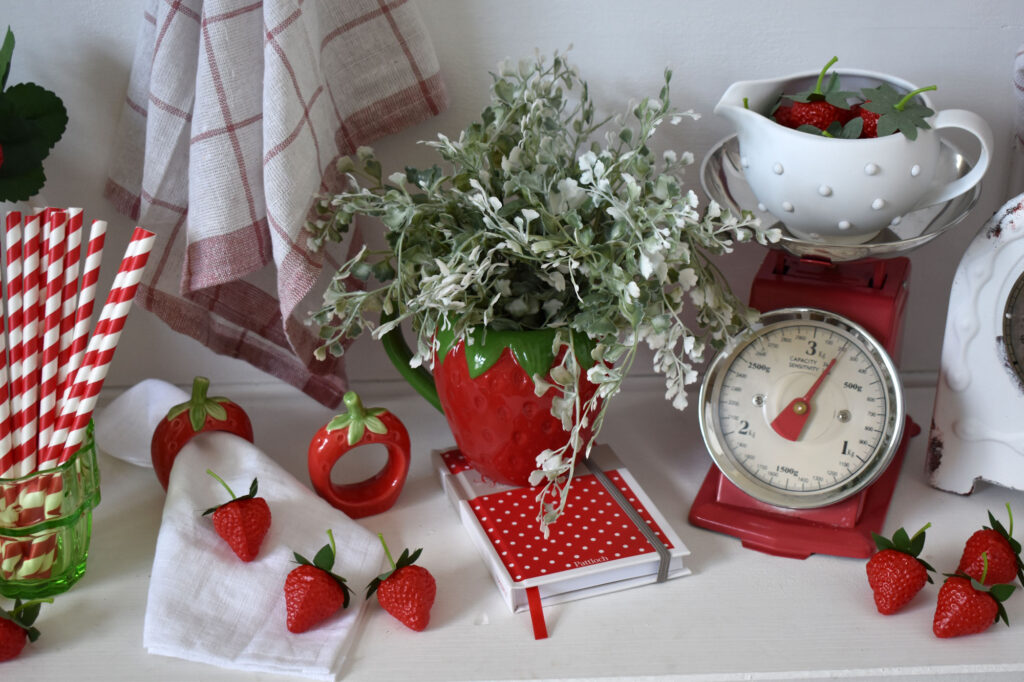 Erdbeerdeko Shabby Farmhausdeko Landhausdeko Sommerdeko Erdbeeren Vintage