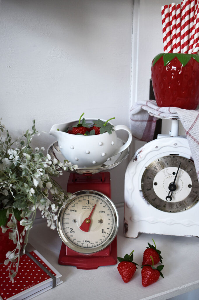 Erdbeerdeko Shabby Farmhausdeko Landhausdeko Sommerdeko Erdbeeren Vintage